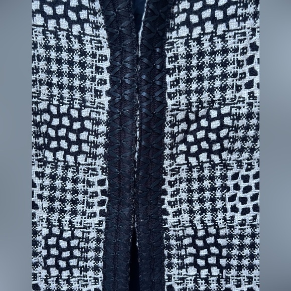 🔥🖤Gorgeous,rich Neiman Marcus wool blend/leather trim blazer size 12. Stunning - Picture 2 of 7